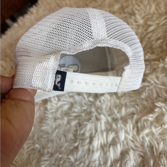 Vineyard Vines performance embroidered logo whale dot adjustable trucker cap - Picture 4 of 5